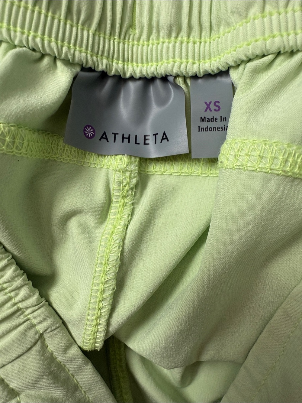 Athleta - Light Green Athletic Shorts with Elastic Waist - Size XS - Picture 5 of 8